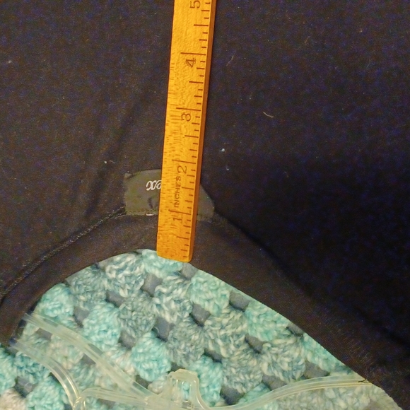 Split back top. ⚫ - Picture 7 of 7